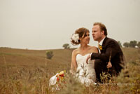 wedding couple in pasture setting